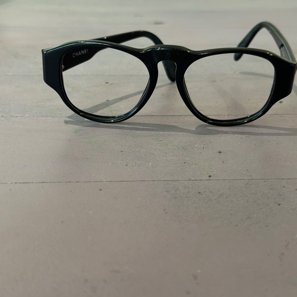 Authentic Vintage Chanel Frame - Picture 2 of 12